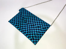 Load image into Gallery viewer, The Ekom Chain Purse (Print 2)
